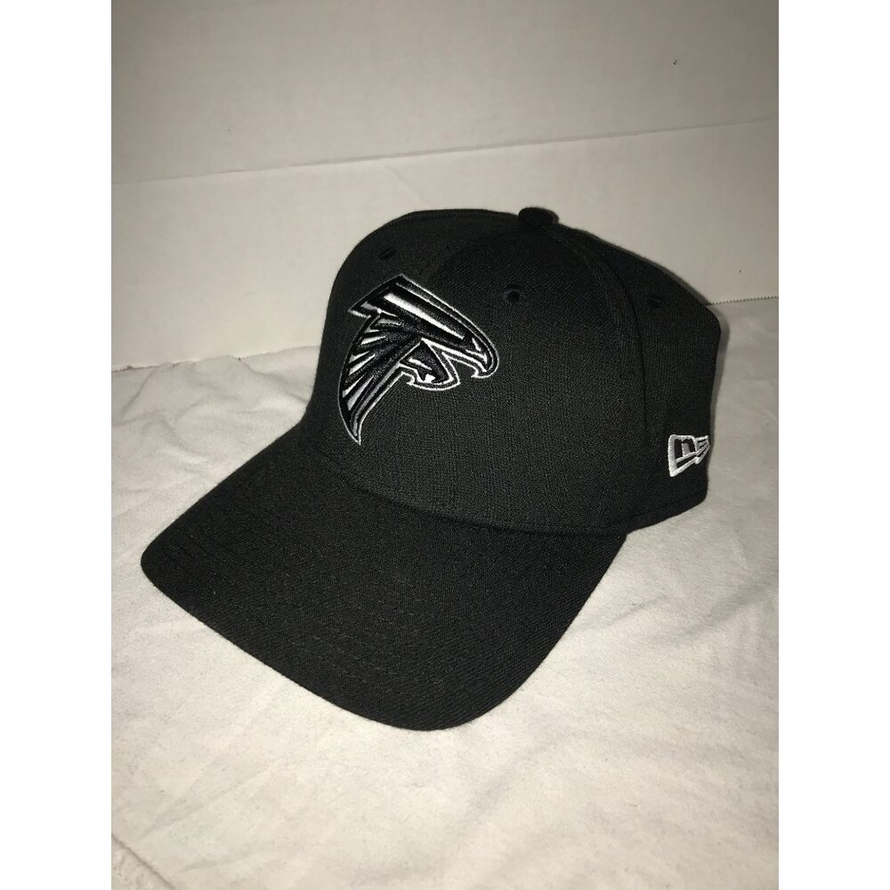 Atlanta Falcons Black/White 39THIRTY New ERA Stretch Fit Cap